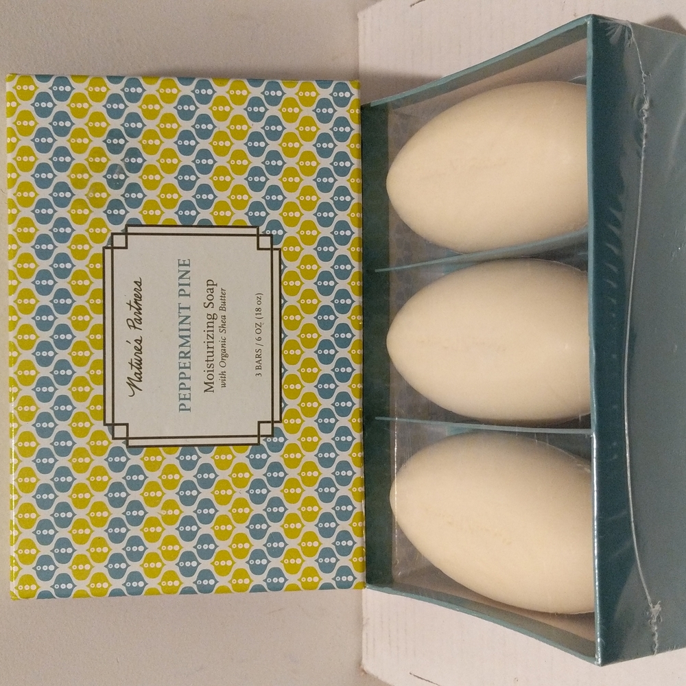 MOISTURIZING PEPPERMINT PINE MOISTURIZING SOAPS THREE (3) BARS